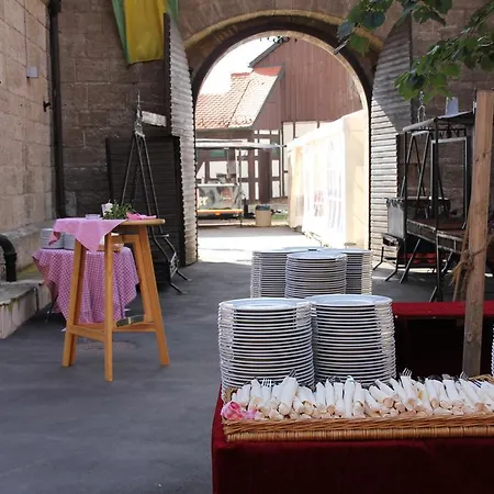 & Restaurant Veste Wachsenburg *