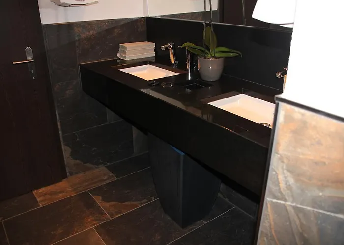 & Restaurant Veste Wachsenburg *