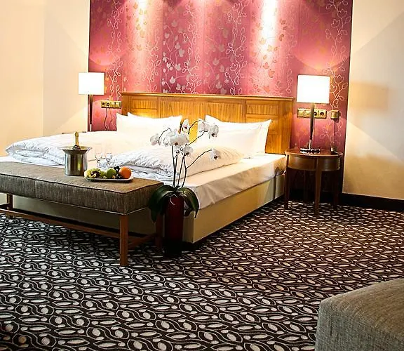 & Restaurant Veste Wachsenburg Hotel *